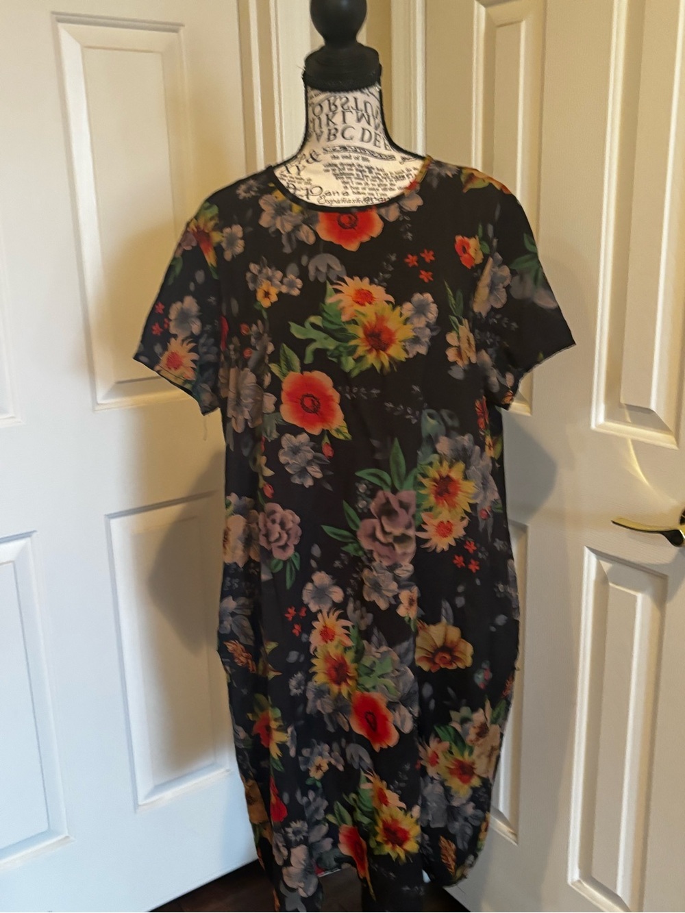 Floral Black Short-Sleeve Mini Dress